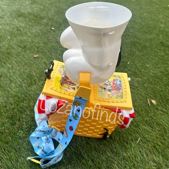 Disney Other Disneyland Parks Mickeys Toontown Perfect Picnic